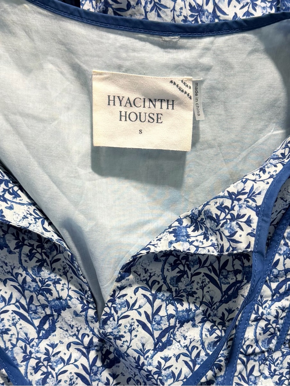Hyacinth House by Tuckernuck Blue Floral Rosaleigh Mini Dress Small - Picture 3 of 5